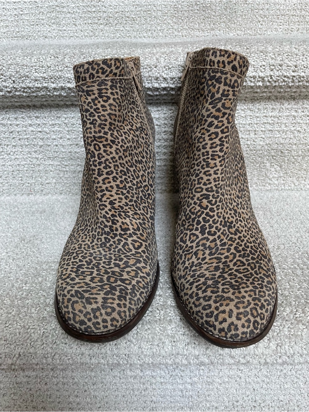 Lucky Brand Yabba Leopard Print Leather Stacked Wooden Heel Booties Size 11M - Picture 2 of 14